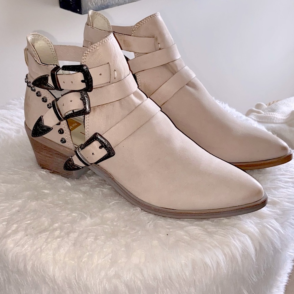 💥NWOT💥 Dolce Vita Spur Bootie